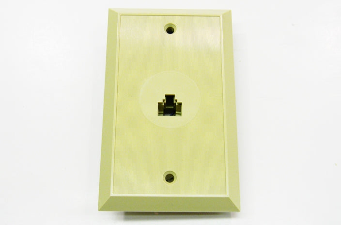 Datcom Realm RJ45 (8P8C) ivory screw terminal faceplate
