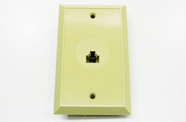 Datcom Realm RJ45 (8P8C) ivory screw terminal faceplate
