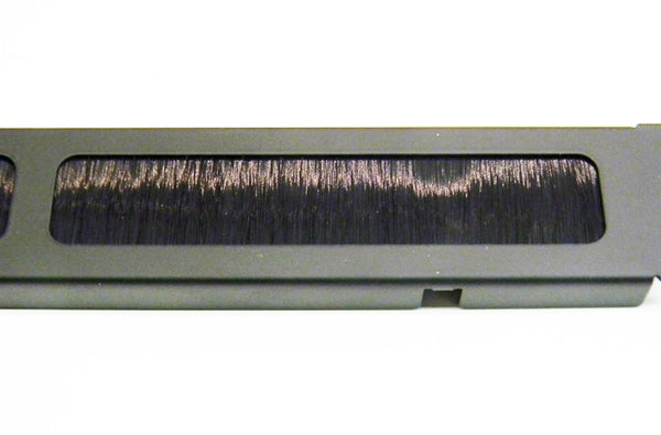 Datcom realm 1U brush style horizontal manager