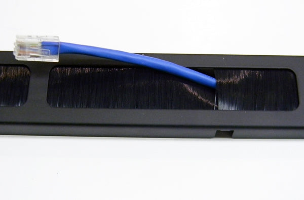 Datcom realm 1U brush style horizontal manager