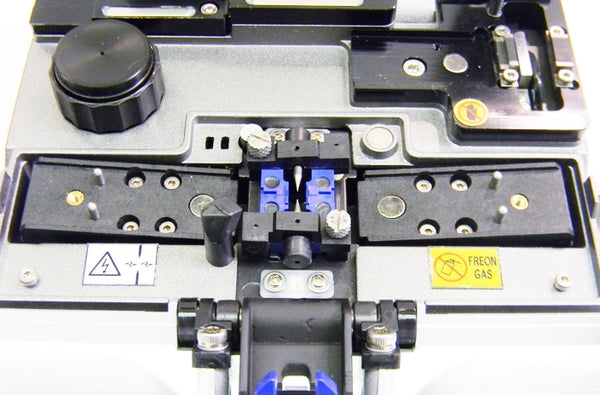 Ilsintech fusion splicer, clad to clad alignment.